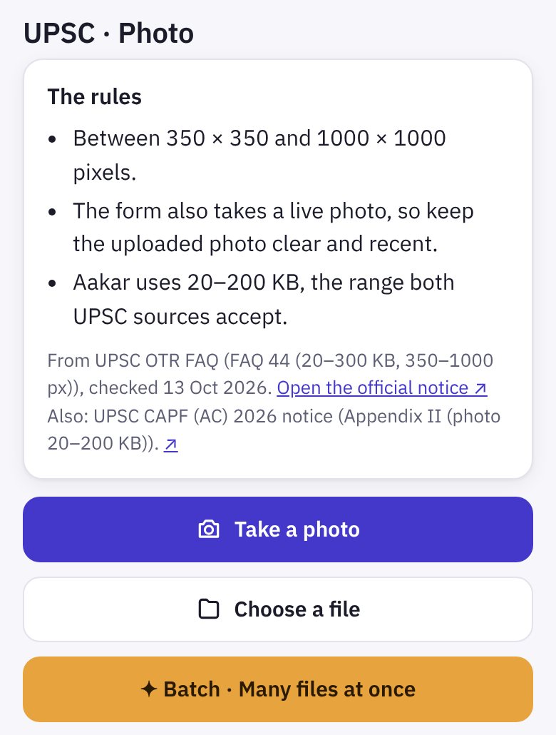 The UPSC photo preset: the rules, the source notice and date checked, and the Take a photo, Choose a file and Batch buttons